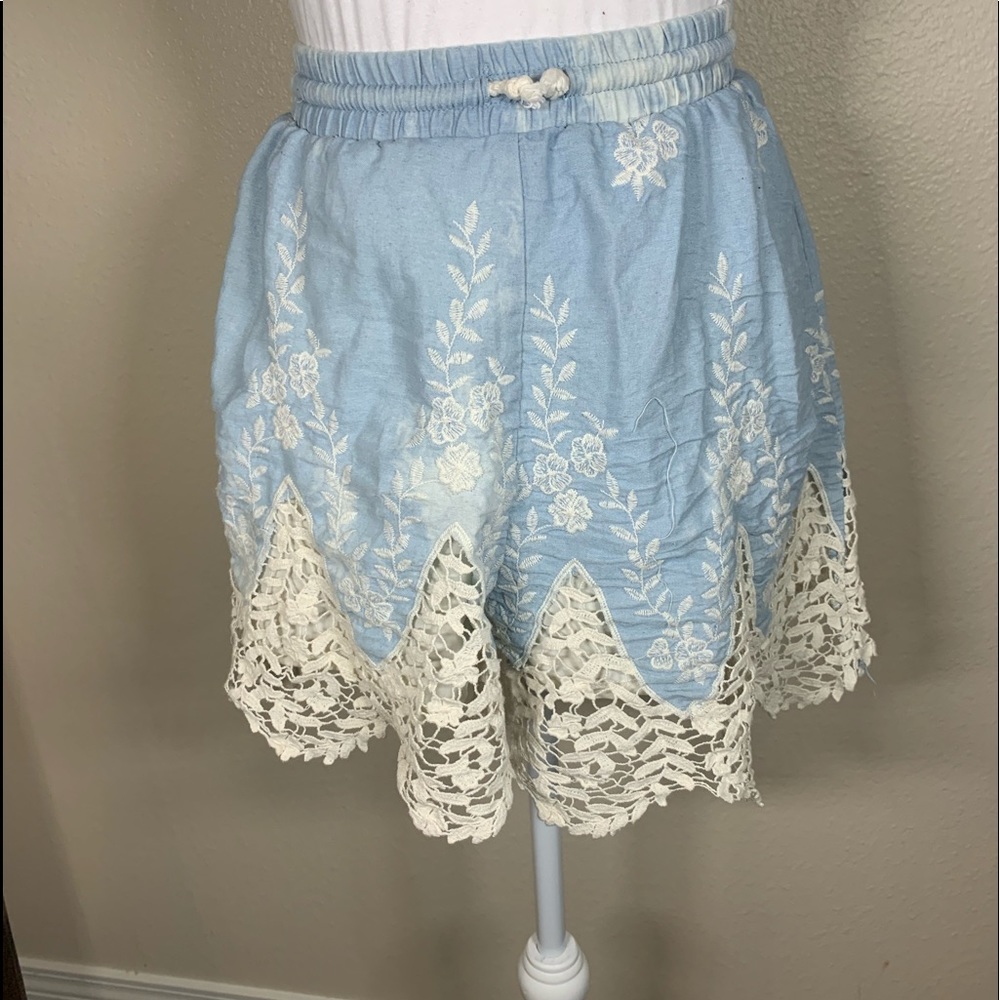 Coco + Jameson flora lace Chambray shorts